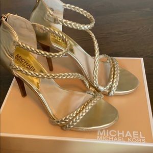 Metallic pale gold leather high heel Michael Kors